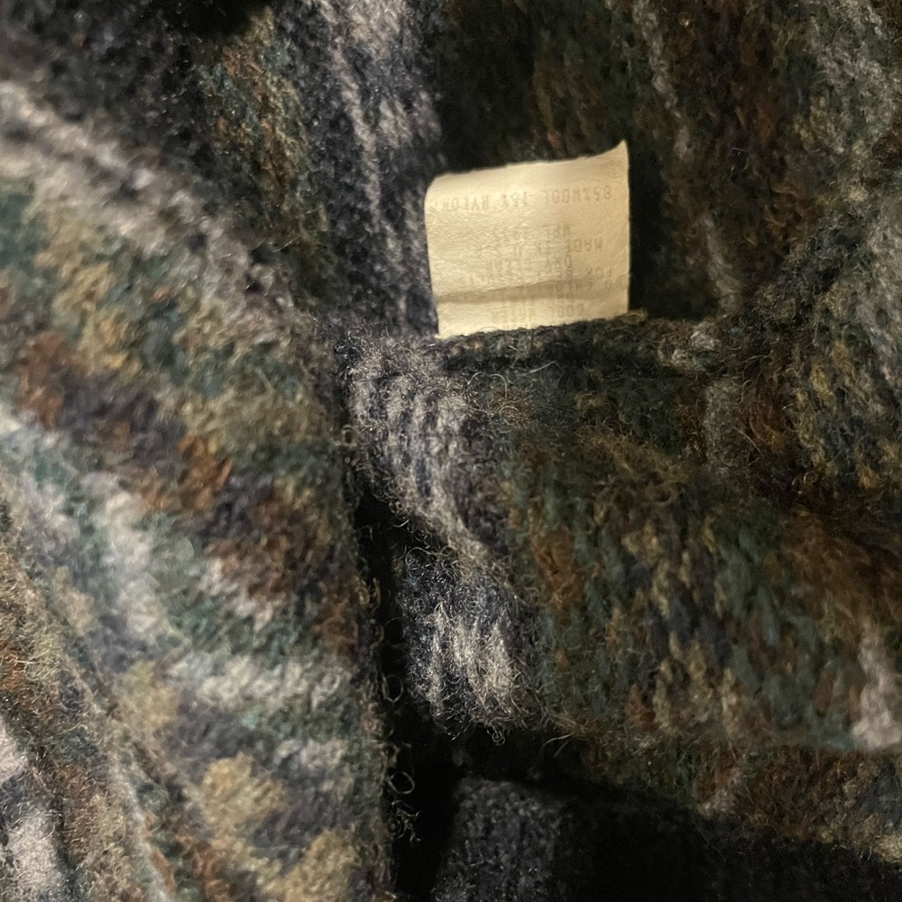 Patterned Crew Neck Sweater - Picture 7 of 7